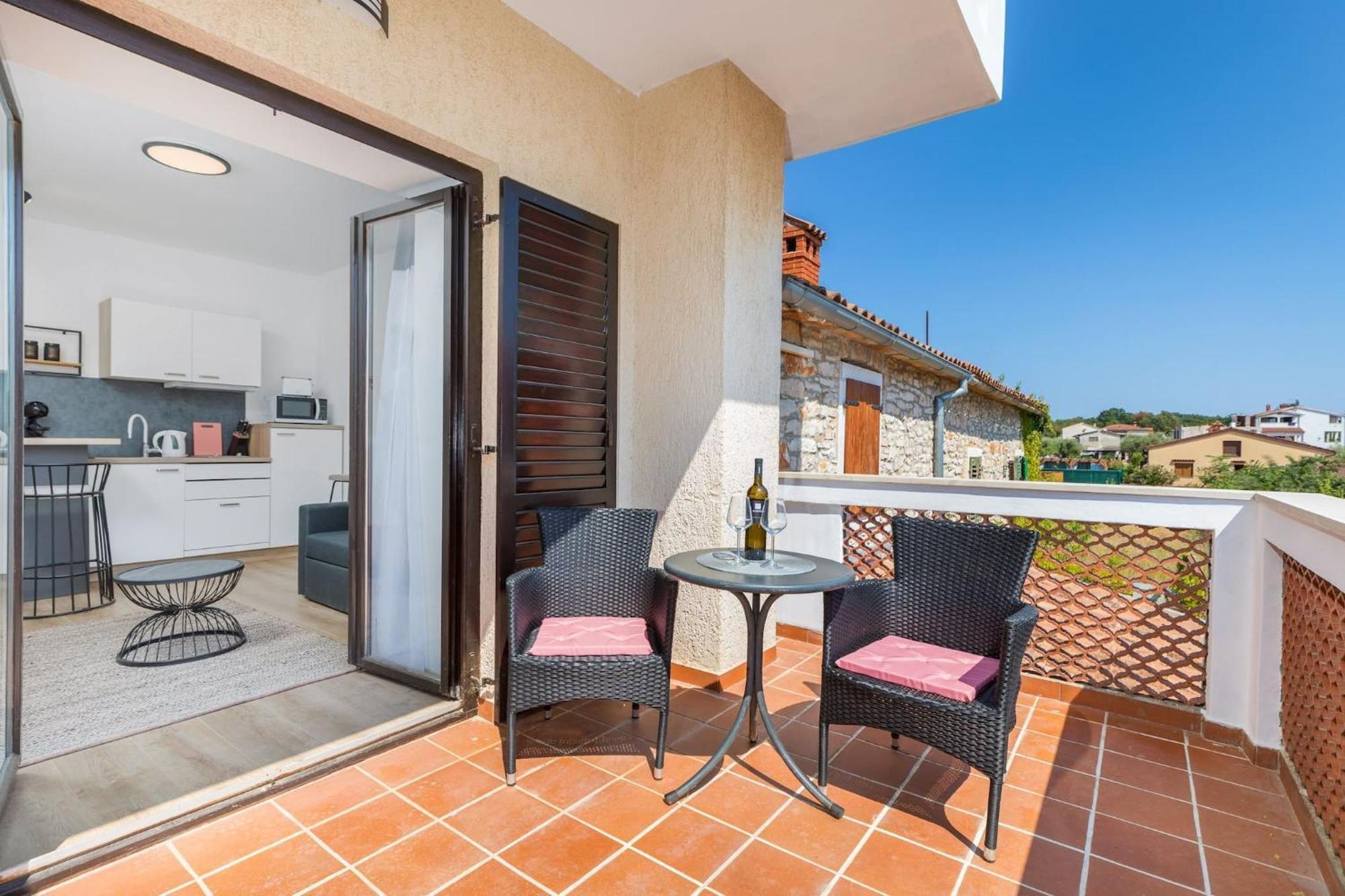 Marceta - Apartments & Rooms With Swimming Pool Fazana Exterior photo